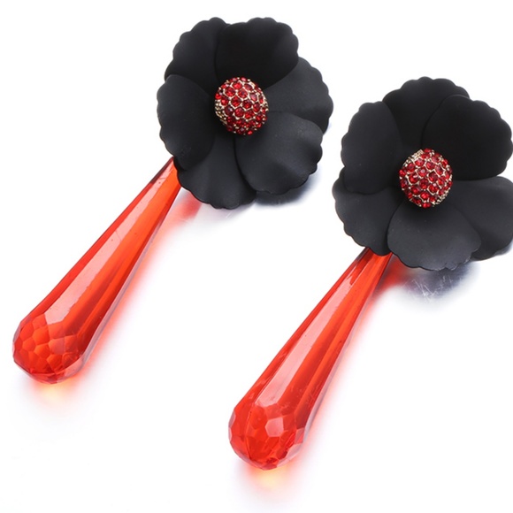 swarovski earrings two colors available - Picture 4 of 8